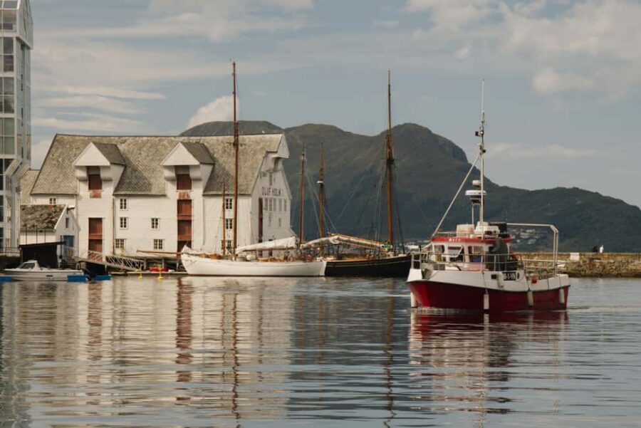 Small Group Tour in Ålesund: Art Nouveau, Sea Views & Insider Tips - Quick Take: What Makes This Ålesund Walk Worth Your Time