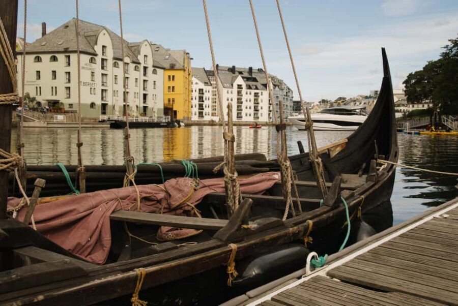 Small Group Tour in Ålesund: Art Nouveau, Sea Views & Insider Tips - Apotekertorget and the Port-Energy Stop You Might Miss Alone