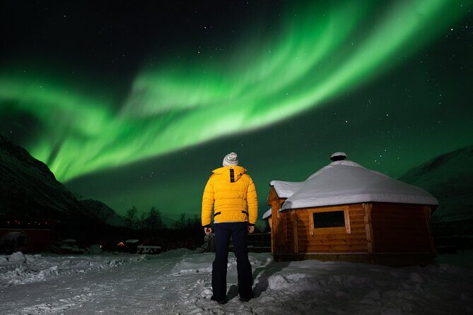Small Group Tromsø: Northern Lights Chase with Photos and Dinner - Once you arrive: hot drinks, thermal suites, and waiting well