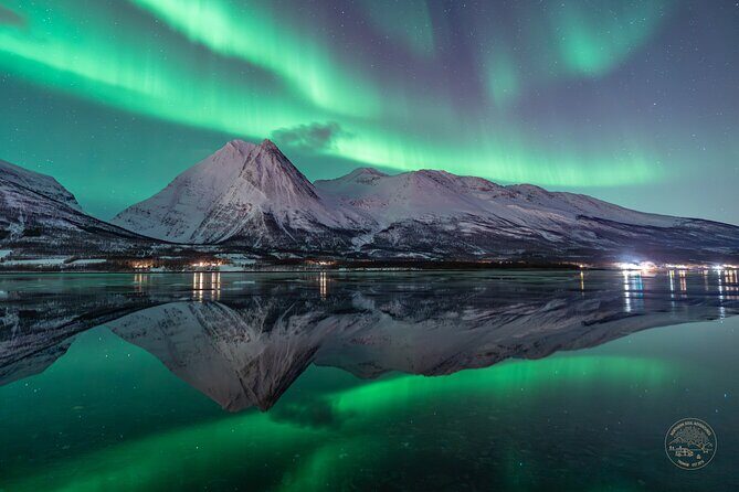 Small Group Van Journey in Search of the Northern Lights - Why a Tromsø Fjords van hunt beats hoping for a lucky night
