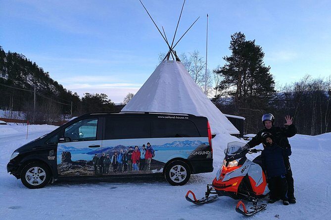 Snowmobile safari in the mountain plateau of Finnmarksvidda - Getting there: Komsaveien 2 in Alta and the black minibus pickup