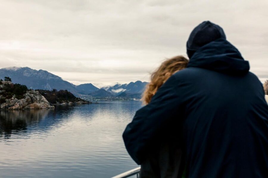 Stavanger: Electric Fjord Cruise to Lysefjord & Preikestolen - Food, drinks, and onboard rhythm (what’s included vs. what you buy)