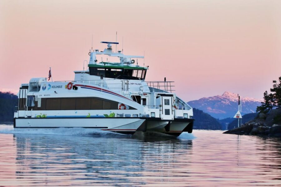 Stavanger: Fjord Cruise to Lysefjord and Pulpit Rock - What to Bring: Jacket, Camera Strategy, and Wind Reality