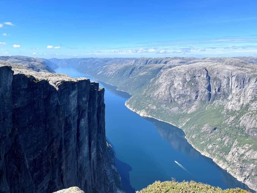 Stavanger: Kjerag Hike with Guide and Transportation - The 11-hour rhythm from Stavanger: drive, hike, viewpoints