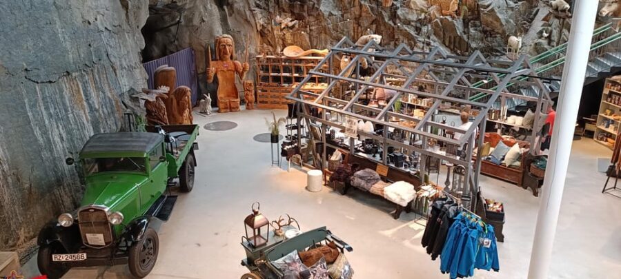 Stavanger: Månafossen photo adventure and raw nature - Gloppedalsura rockslide at the Magma geopark: photos plus a real-world story