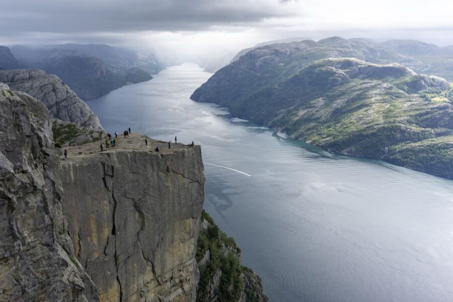 Stavanger: Preikestolen Classic Hike and Side Trail - Reaching Preikestolen: Fjord Views, Fog Tricks, and That Edge Feeling
