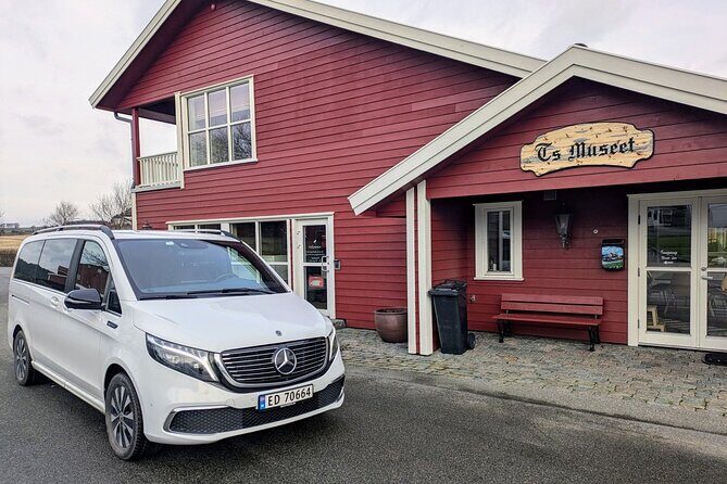 Stavanger: Sights and Highlights Minibus Tour with Museum Entry - Passing more coastline: quick views that keep your photos interesting