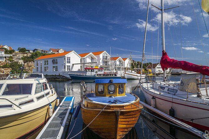 Stavanger Walking Tour: Explore Top Sights & Hidden Gems - Stop 1: Stavanger Cathedral in 20 Minutes