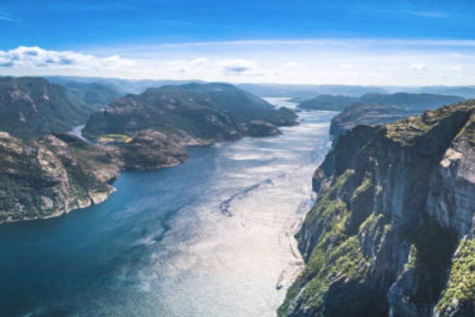 Stavanger: Waterfalls, Caves and Rock Tour By Sea - Strandkaien start: the short walk that keeps you from stress