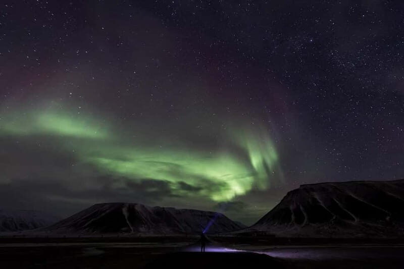 Svalbard: Northern Lights Photography Tour with local expert - Why Svalbard Is a Top Stage for Northern Lights Photos