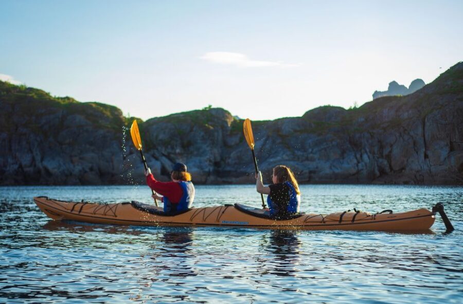 Svolvær: Evening Kayaking Adventure - Why the early-evening timing is the real selling point