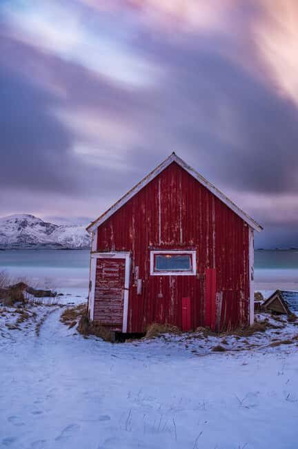 Svolvær: Reine, Hamnøy, Sakrisøy: Photographer’s Dream Tour - Meet at Svinøya Rorbuer: The Views Start With Red Cabins