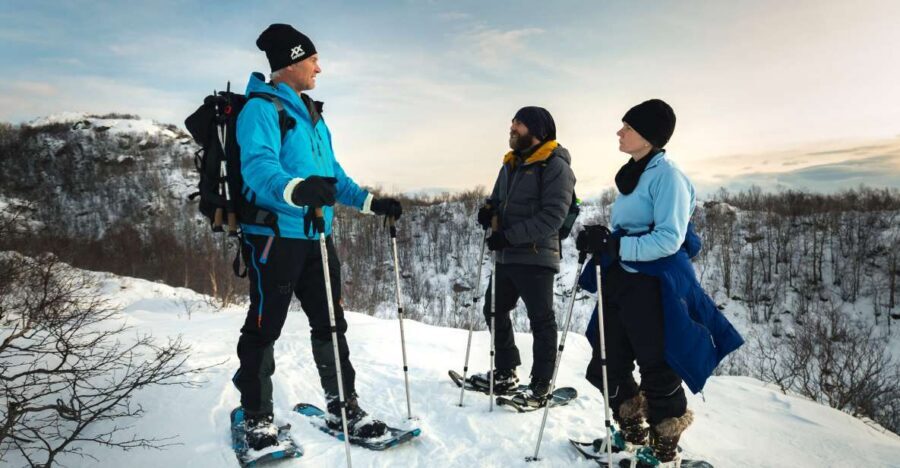 Svolvær: Snowshoe Nature Explorer - Starting in Svolvær: gear up by the quay