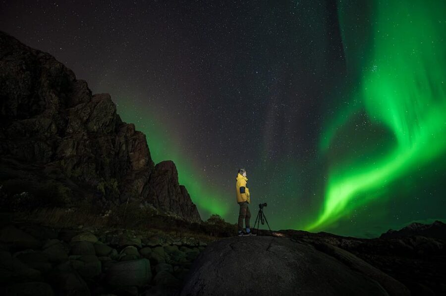 Svolvær: Ultimate Aurora Hunt - What a Small Group Really Means on an Aurora Night