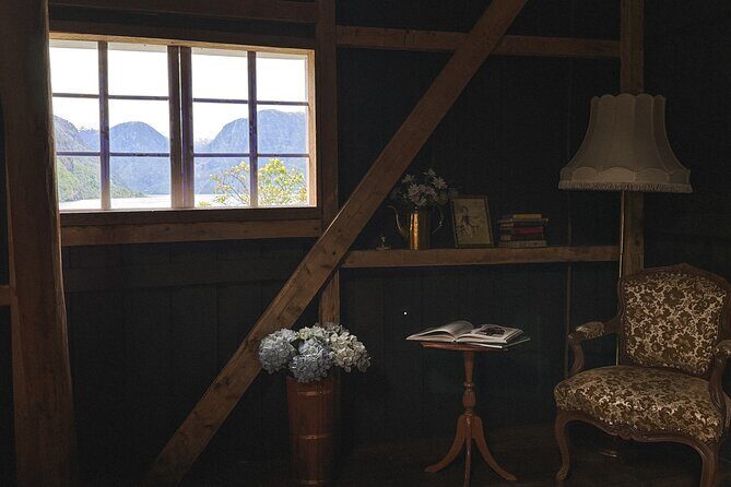 Taste of the Fjord Guided Food Tasting Experience in Flåm - The tasting menu experience: farm-to-table flavors, properly paced