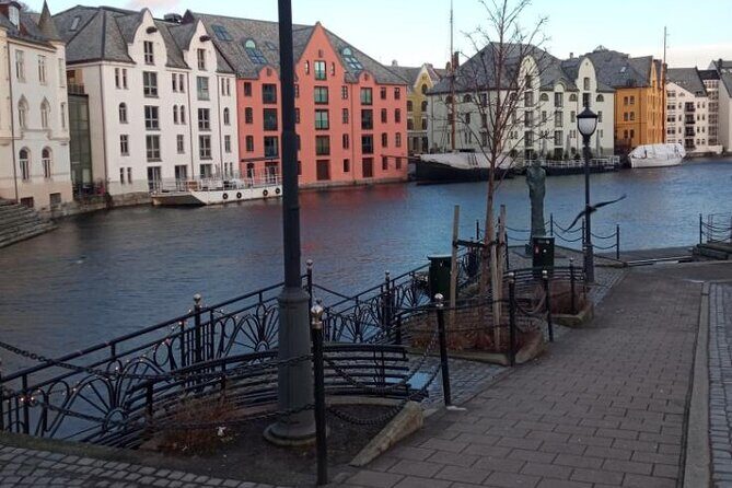 The Essence of Ålesund Self-Guided Walking Tour - Ålesund Church: why the rebuild story continues