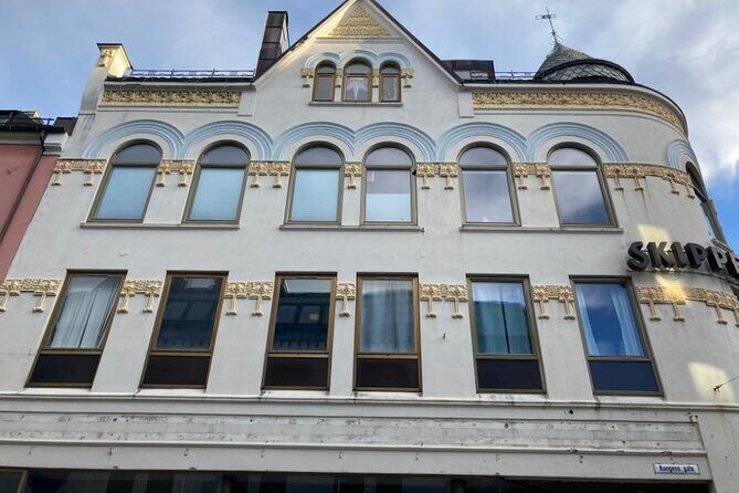 The Essence of Ålesund Self-Guided Walking Tour - Starting at Destinasjon Ålesund & Sunnmøre: the spot that makes or breaks it
