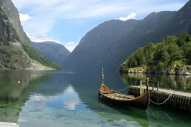 The Scenic Roadtrip, Oslo to Bergen via Flam & the Fjords - The Vang Mountain Crossing and the Descent Toward Lærdal