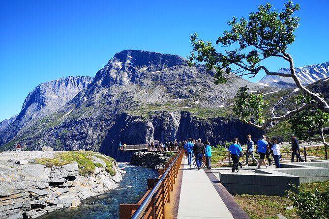 Trollstigen 100% Highlights Fjord to Troll 10 stops 16 seats max - Key highlights worth your attention