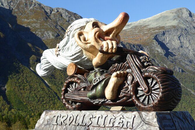 Trollstigen 100% Highlights Fjord to Troll 10 stops 16 seats max - Stop 1: Aksla Mountain and the “weather-changing” view above Ålesund