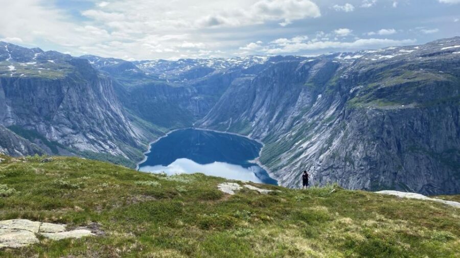 Trolltunga Helicopter & Waterfalss Sightseeing From Bergen - Skjervsfossen Waterfall Stop: The Quiet Moment Before the Sky