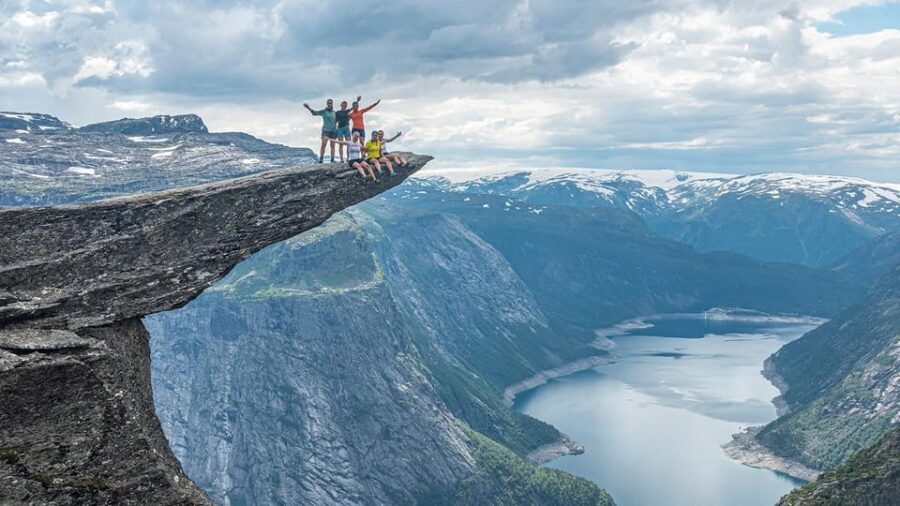 Trolltunga: Trolltunga Summer Hike - Ringedalsvatnet and the glacier horizon: views with real meaning