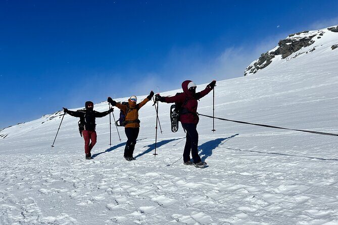 Trolltunga Winter Day Hike - The hike to Trolltunga: the steep start and the winter magic