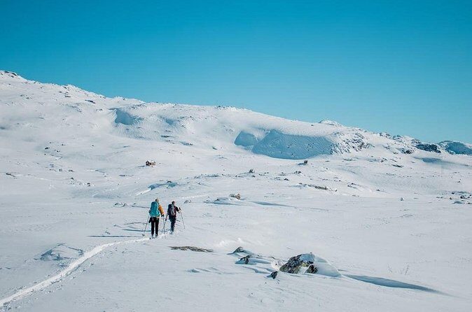 Trolltunga Winter Day Hike - At Trolltunga: photos, time to breathe, and lunch on the rock