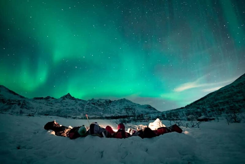 Tromsø: All inclusive Aurora Hunt with photos, food & drinks - Meeting in Tromsø and getting outfitted for the cold