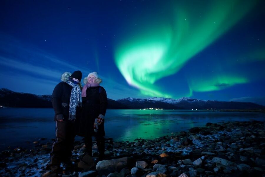 Tromsø: Chase Aurora in Minibus and Free Aurora Portrait - Professional aurora portrait and photo tips that actually help