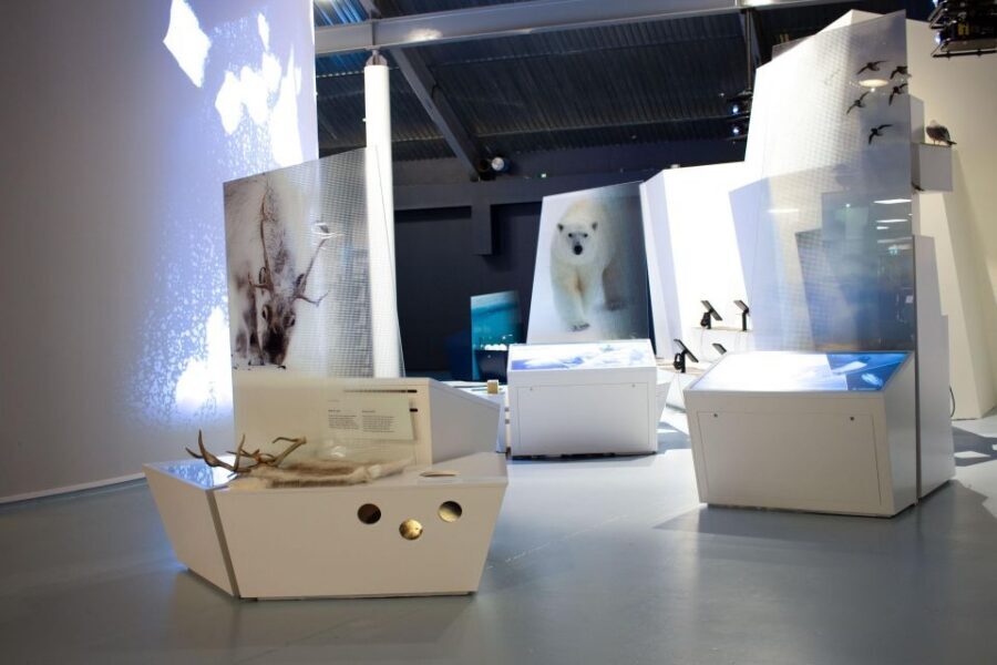 Tromsø: Entrance Ticket to Polaria - Panoramic Theatre films: 3 short shows that pace your visit