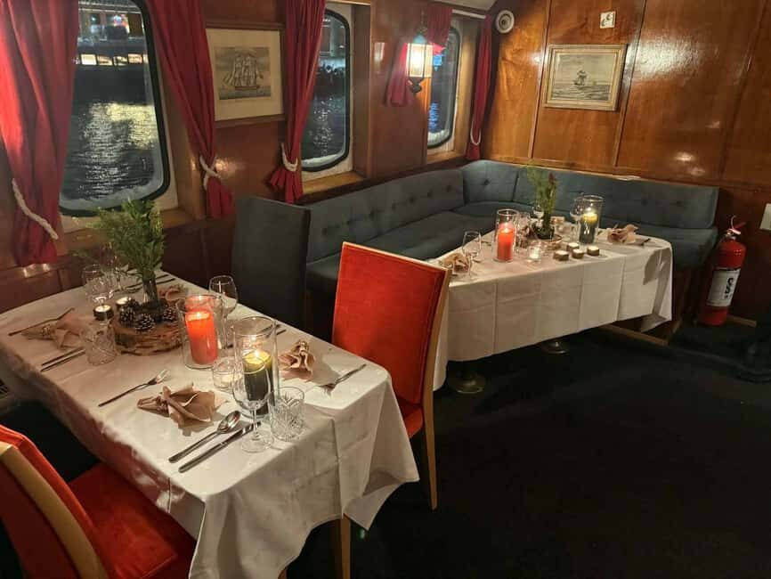 Tromsø: Evening dinner cruise with possible northern lights - Dinner on the Boat: Included, Warm, and Meant to Be Light