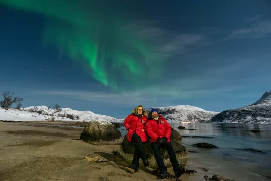 Tromsø: Exclusive Northern Lights Chase with Photos - Warm-Up Breaks: Campfire Time, Hot Drinks, and Why It’s More Than Comfort
