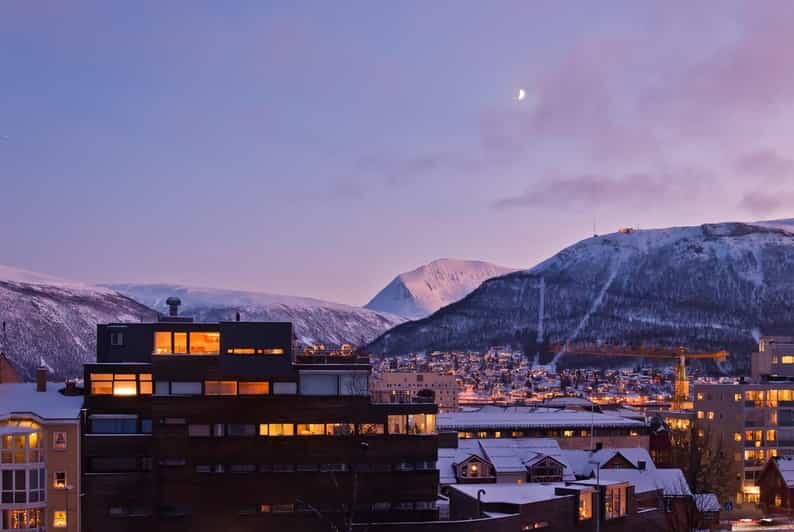 Tromso: Express Walk with a Local in 60 minutes - Food, cafés, and bars: the best part is that it feels personal