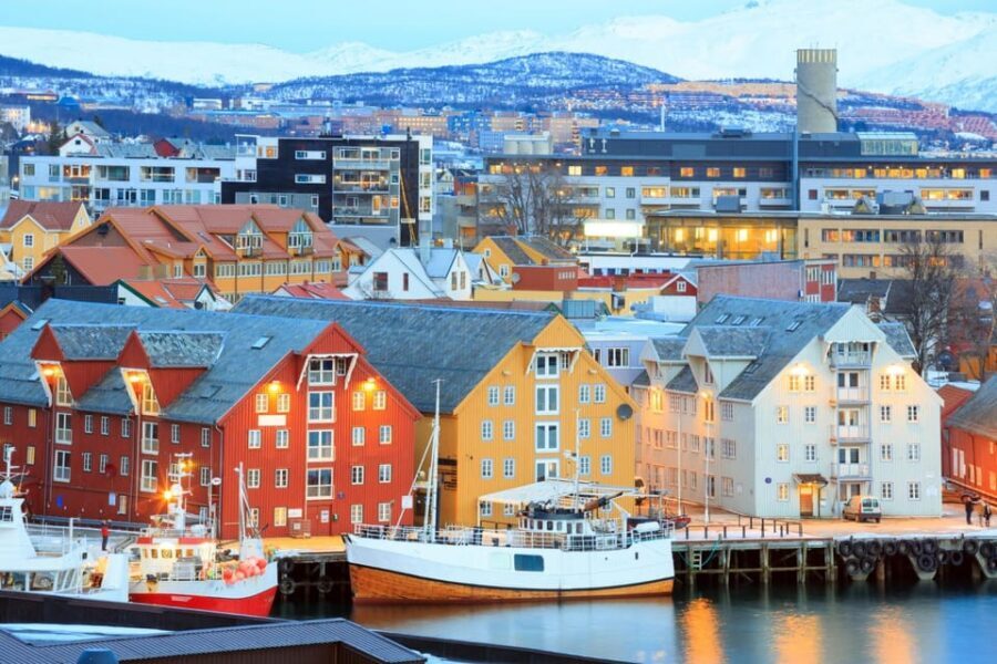 Tromso: Express Walk with a Local in 60 minutes - The small-group format (up to 6) is the real upgrade