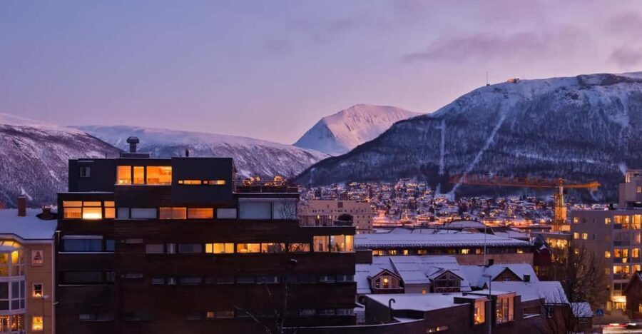 Tromso: Express Walk with a Local in 60 minutes - Meeting at the church of Tromsø: the quickest way to get oriented