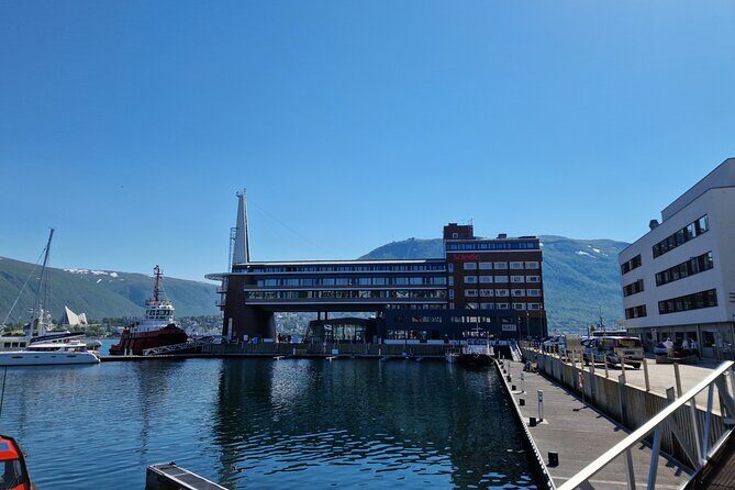 Tromsø Highlights & History Tour with E-Bike - Stop 6: Polaria in the Ice-Floe Building