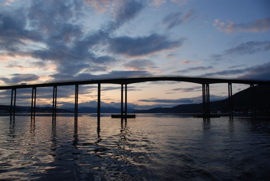 Tromsø: Midnight Sun Cruise in a Luxury Catamaran - Staying Warm: Thermal Suits Make Outdoor Time Actually Easy