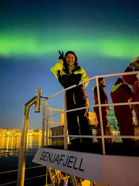 Tromsø: Nocturnal cod fishing with meal. - The Arctic night boat ride: slow speed, no anchoring, lots of sky