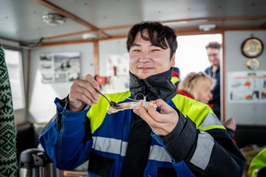 Tromsø: Nocturnal cod fishing with meal. - Price and value: $207 for a guided, warm, 3-hour night at sea