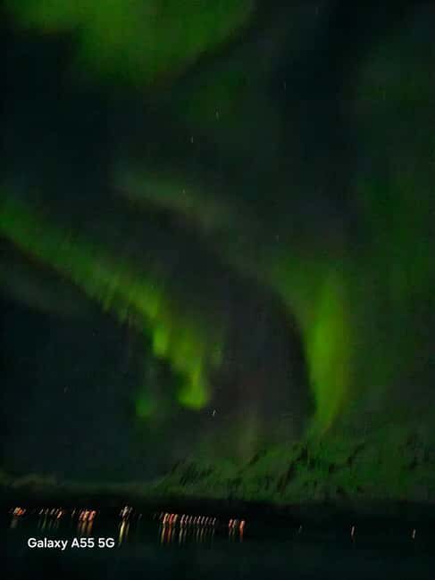 Tromsø: Northern Lights Bus Tour – Chase the Aurora Borealis - Comfort on the 54-seat heated coach