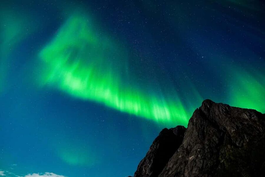 Tromsø: Northern Lights Bus Tour with Snacks and Photos - A 7-hour Northern Lights bus tour in Tromsø: what you’re signing up for