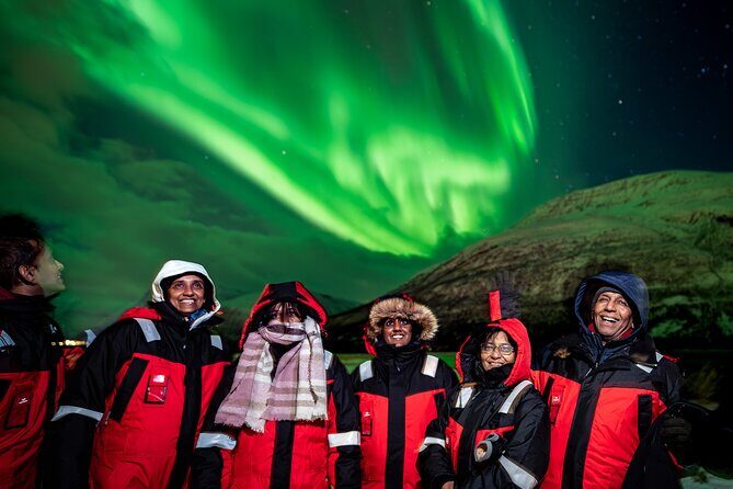 Tromsø: Northern Lights by Minibus - Free Photos and Warm Dinner - Why Tromsø’s Northern Lights Hunt Feels Different Than a Typical Tour