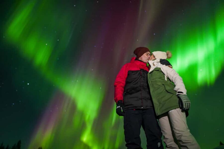 Tromsø: Northern Lights Chase with Expert Aurora Hunters - Meeting in Tromsø and the Heated Vehicle Plan (Pickup 5–9 PM)