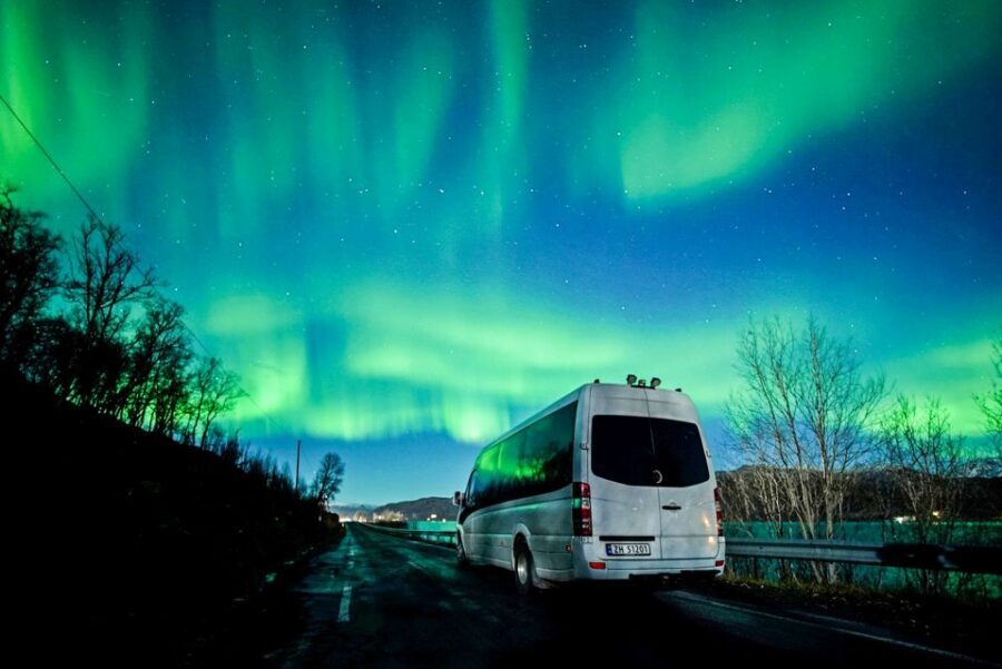 Tromsø: Northern Lights Chase with Photos and Bodysuits - Key takeaways (the stuff that matters at night)