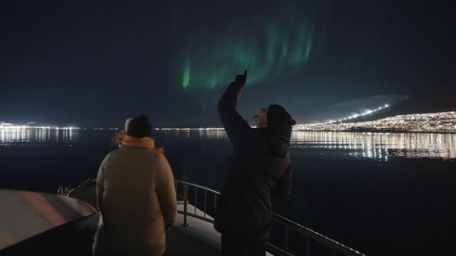 Tromsø: Northern Lights Cruise with 2nd Chance Guarantee - Guides bring the Aurora to life: science, stories, and photo help