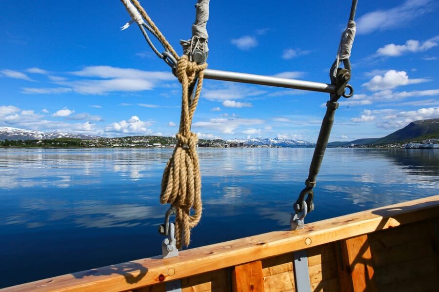 Tromsø: Northern Lights Dinner Cruise - Hermes II: A 1917 Wooden Boat Turns the Night Cruise Into a Story