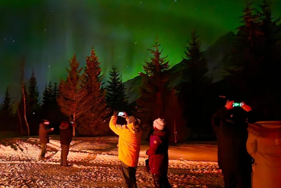 Tromsø: Northern Lights Hunt. Local Guide and Basecamp. - From Magic Ice Bar to Aurora Country