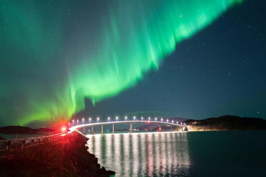 Tromsø: Northern Lights Hunt with a Professional Photographer in Italian - What If Clouds Roll In (Because They Often Do)