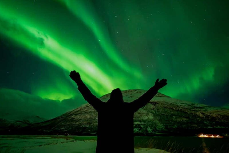 Tromsø: Northern Lights in a Minivan with Free Photos and a Hot Meal - When clouds win: how the tour handles a shy aurora night